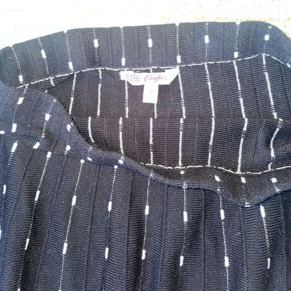 Black skater skirt - Picture 2 of 3